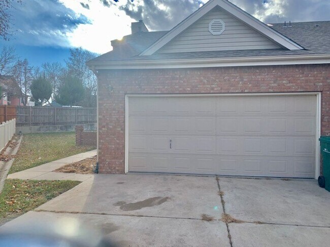 Foto del edificio - 1025 49th Ave Ct