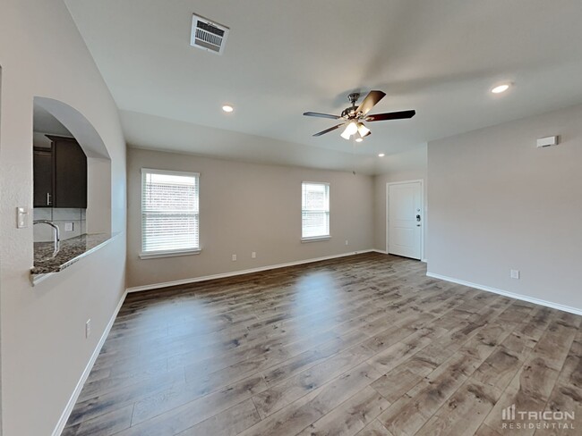 Foto del edificio - 2514 Henley Dr