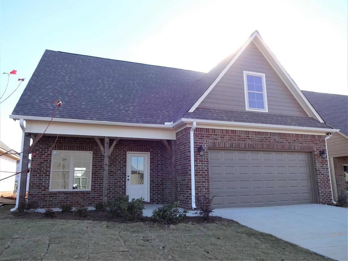 Foto principal - Spacious Home for Rent in Calera! Availabl...