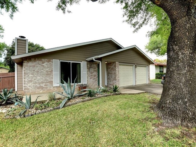 Foto del edificio - 11108 Applewood Dr