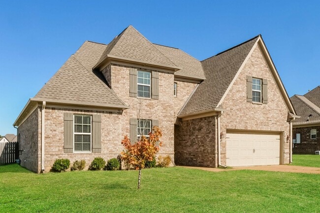 Building Photo - 90 Fairway Hills Dr