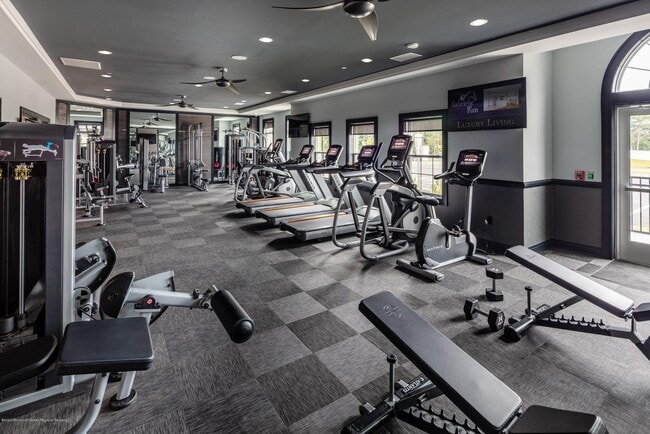Building Photo - 2501 Stallion Cir E