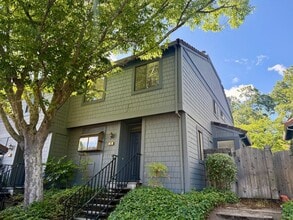 Building Photo - 46 Aronia Ln