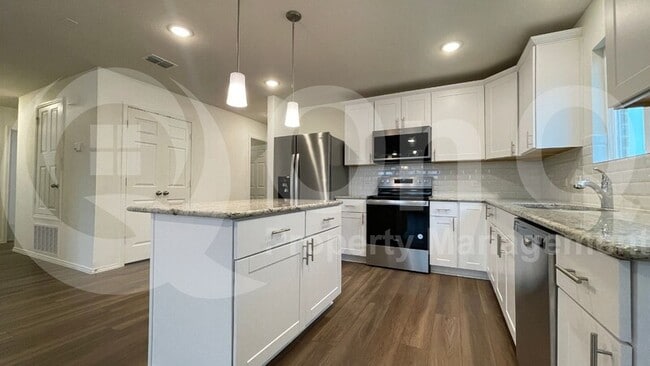 Building Photo - 1315 Binfield Dr