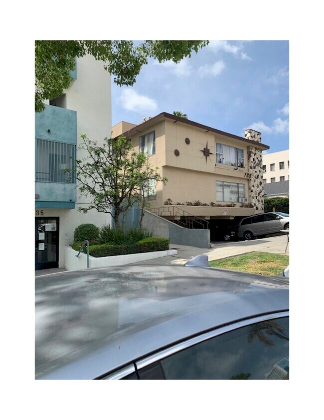Building Photo - 729 Gramercy Dr