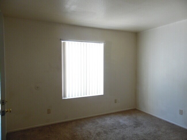 Foto del edificio - Cozy ground floor 1 bedroom