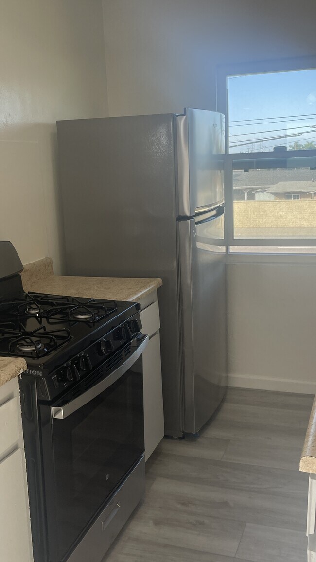 Foto del edificio - 7732 Chapman Ave