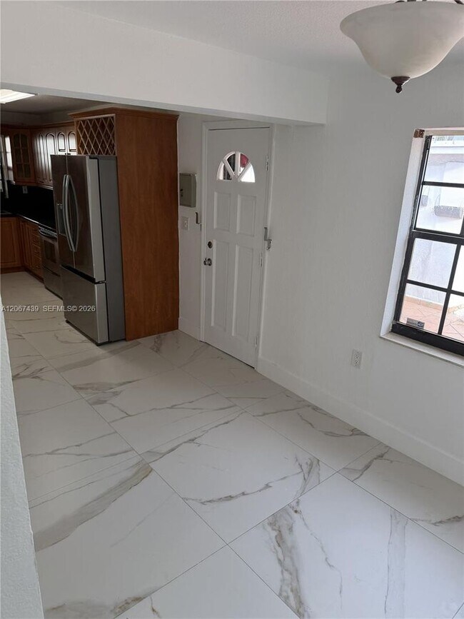 Foto del edificio - 2424 SW 21st Ter