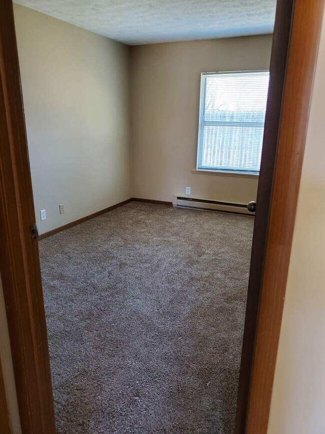 Bedroom - 134 Tomahawk Ln