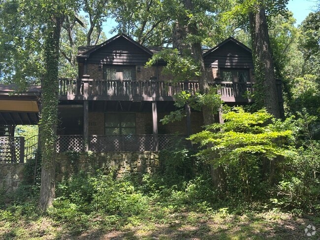 Building Photo - 618 W Lelia St