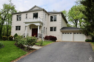 Building Photo - 1310 Forestwood Dr