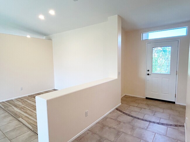 Building Photo - 81367 Avenida Camelia
