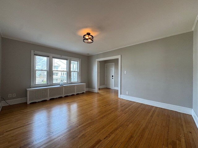Foto del edificio - 221 Quaker Ln N