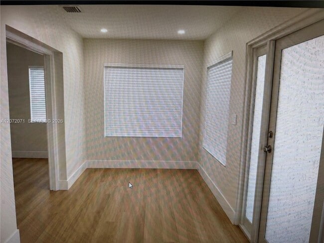 Building Photo - 3648 SW 25th Ter