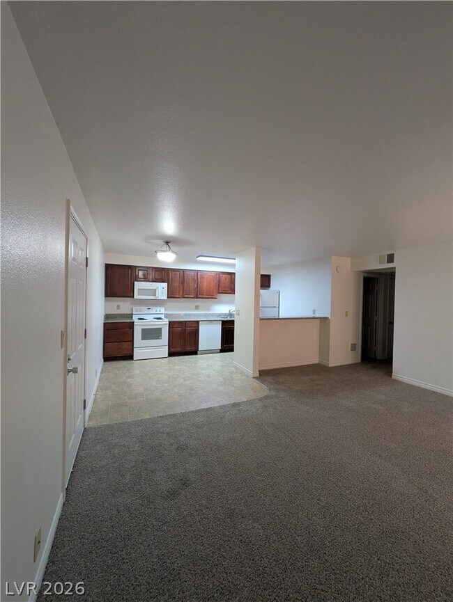 Foto del edificio - 5321 River Glen Dr