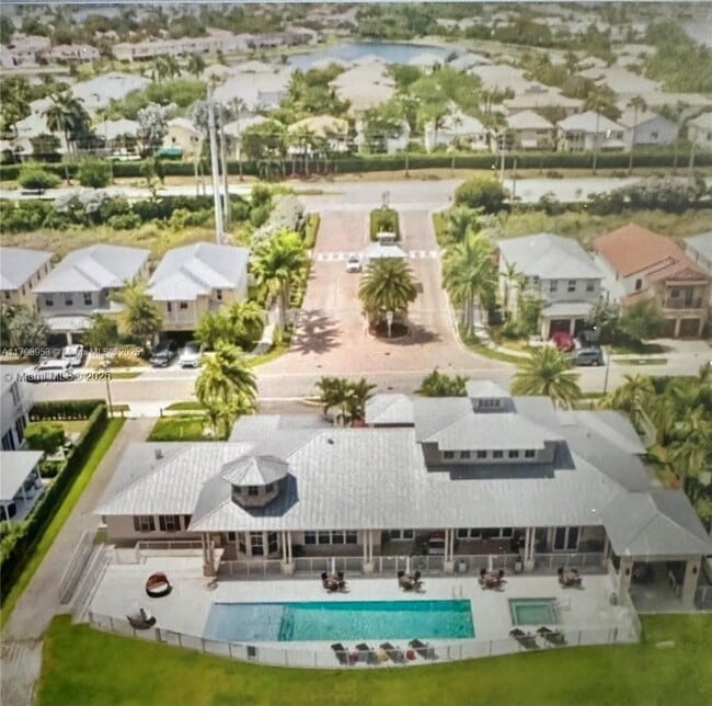 Foto del edificio - 10464 NW 70th Ln