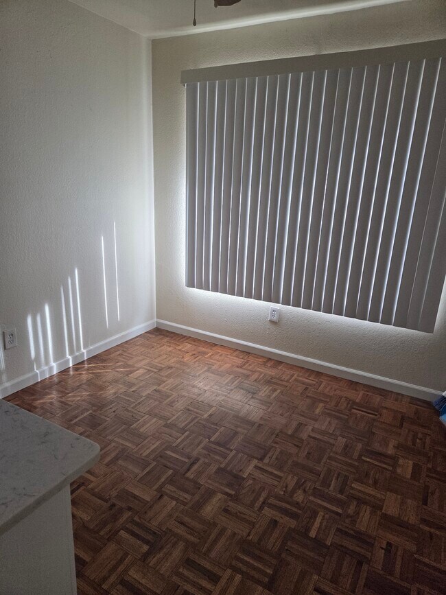 Electricidad gratis. - 718 13th St