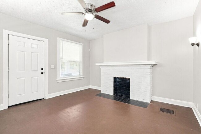 Foto del edificio - 132 S Highland Ave