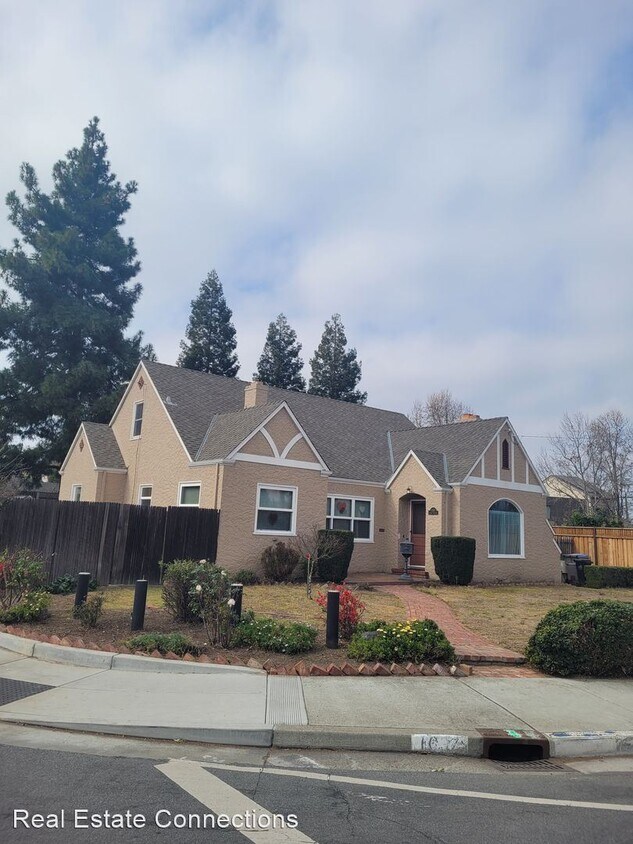 Primary Photo - 2 br, 1 bath House - 1697 Hicks Ave