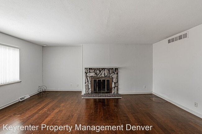 Building Photo - 3 br, 3.5 bath House - 4625 S Lowell Blvd