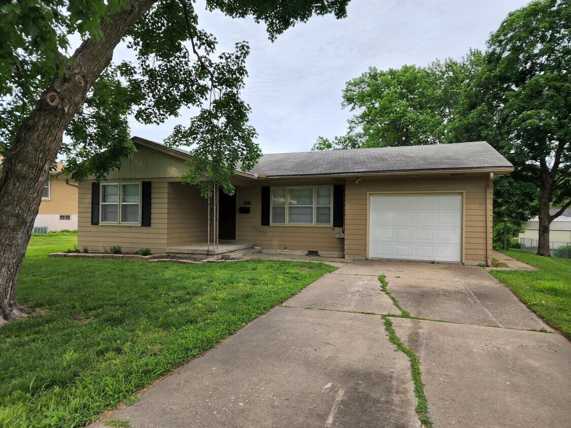 1405 S Garfield Ave, Sedalia, MO 65301 House Rental in Sedalia, MO