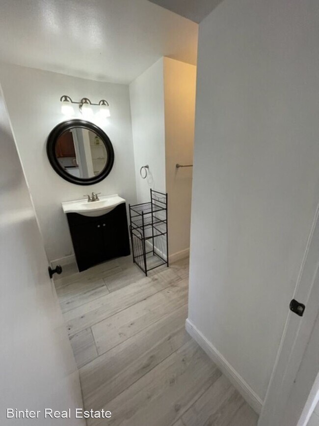 Foto del edificio - 2 br, 2 bath House - 4831 Via Palm Lake 1212
