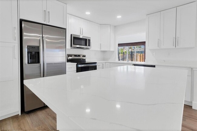 Foto del edificio - 7841 NW 46th St