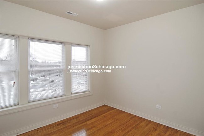 Building Photo - 509 N Ridgeway Ave