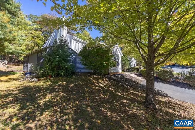 Building Photo - 1074 Towne Ln