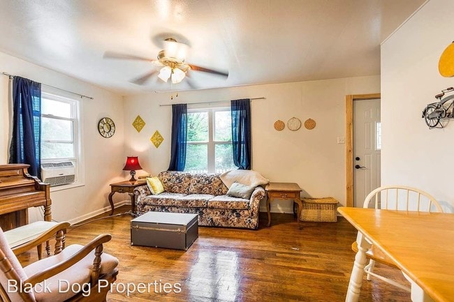 Building Photo - 2 br, 1 bath House - 2116 Walnut Drive