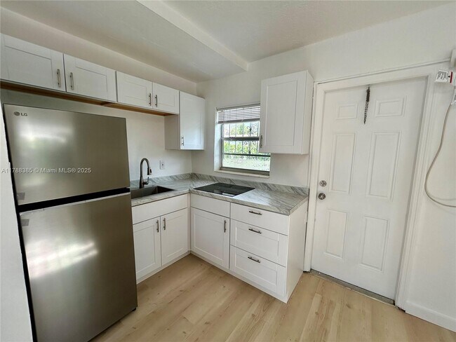 Foto del edificio - 601 NW 90th St