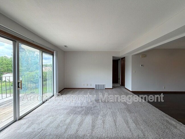 Building Photo - 3831 S 46th St