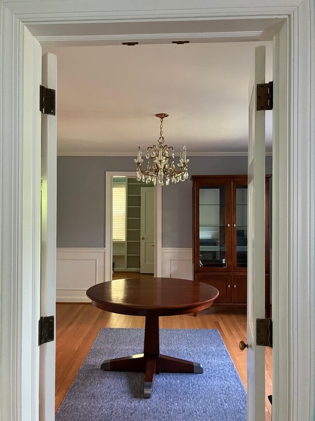 Dining room, access - 3741 4th St N