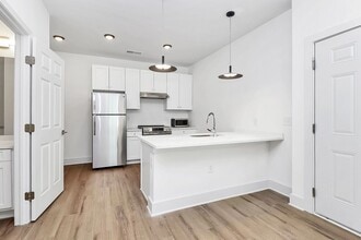 Building Photo - 3515 Markland Dr