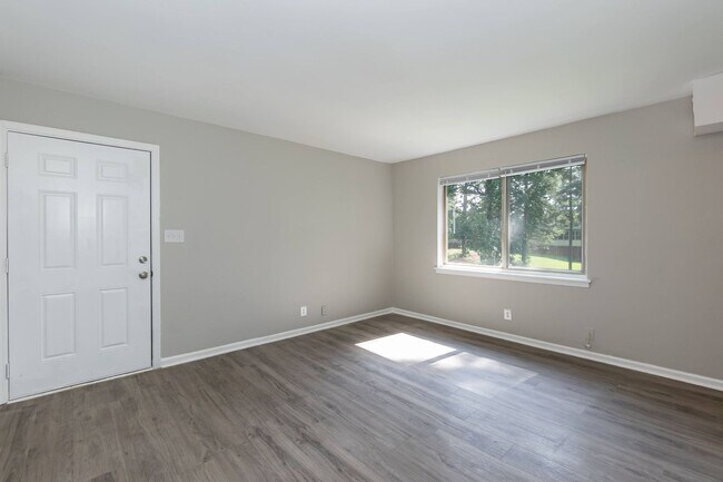 Building Photo - 205 Johnson St