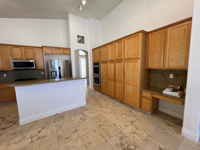 Building Photo - Beautiful pool home in GV Ranch