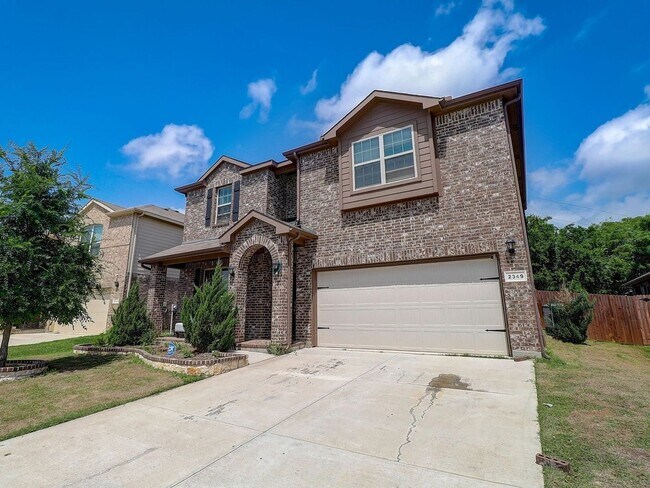 Building Photo - Fully Furnished 4-Bedroom Single Family Ho...