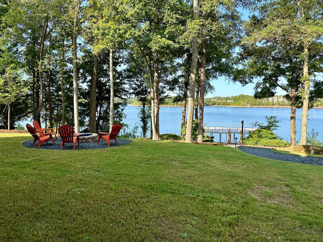 Building Photo - You can't beat this lakefront Clemson town...