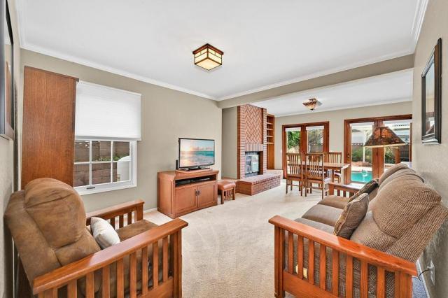 Foto del edificio - 6 bedroom in Los Alamitos CA 90720