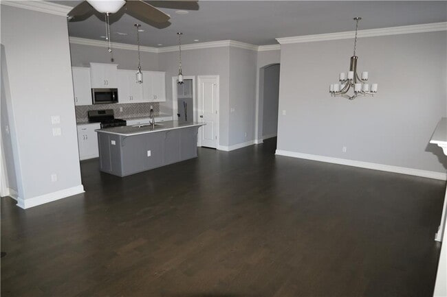 Building Photo - 4601 SW Lilly St