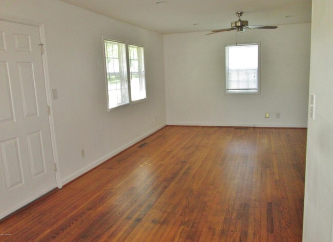 Building Photo - 209 Dewitt St