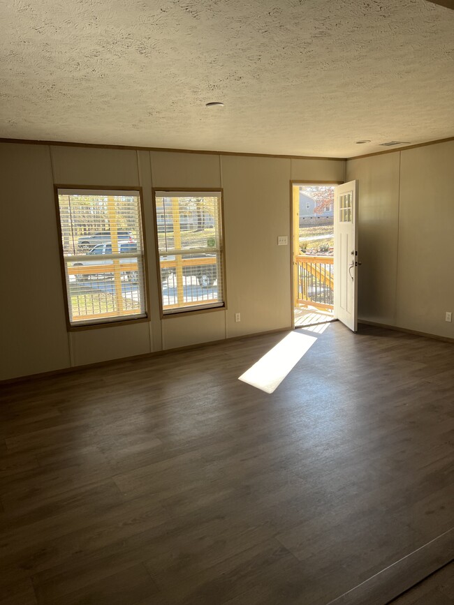 Building Photo - 107 Quail Rd