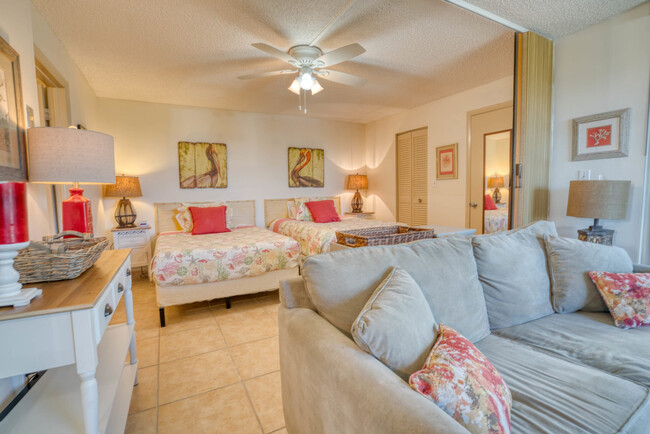 Foto del edificio - 5700 Bonita Beach Rd SW