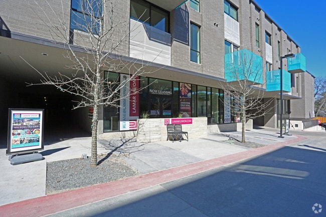 Building Photo - Lamar Union