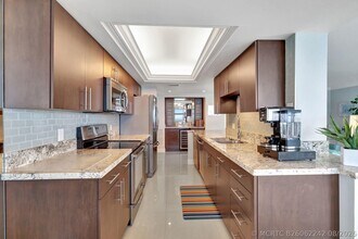 Building Photo - 5460 N Ocean Dr