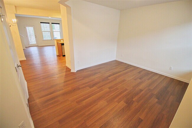 Foto del edificio - 753 Maypearl Ln