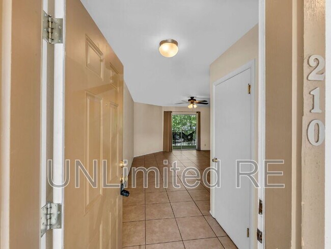 Foto del edificio - 2401 N West St