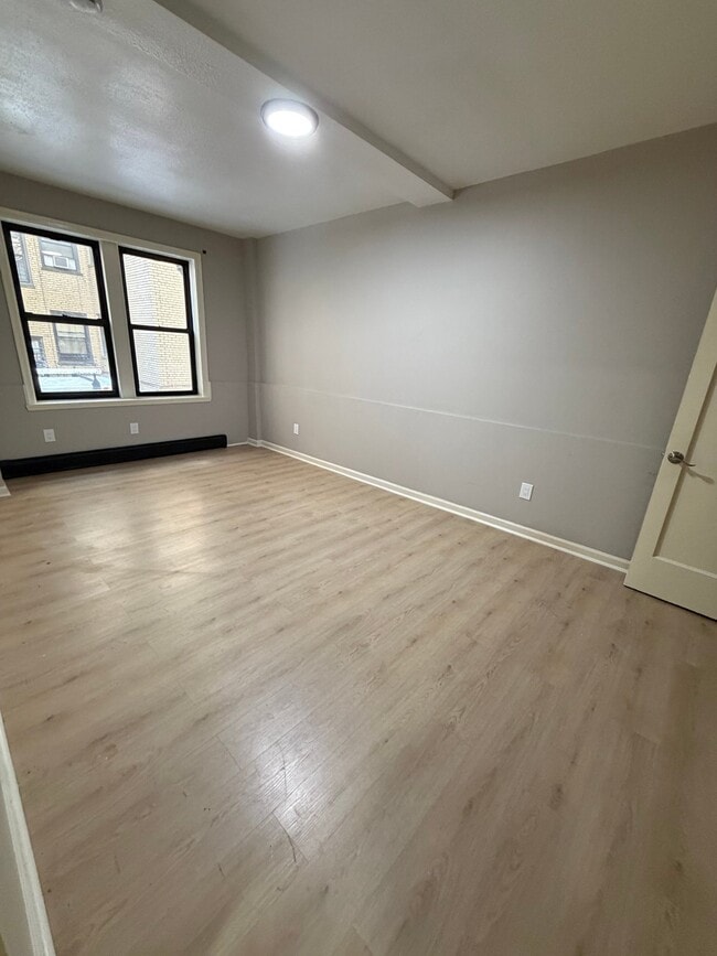 Foto del edificio - 150 S Harrison St