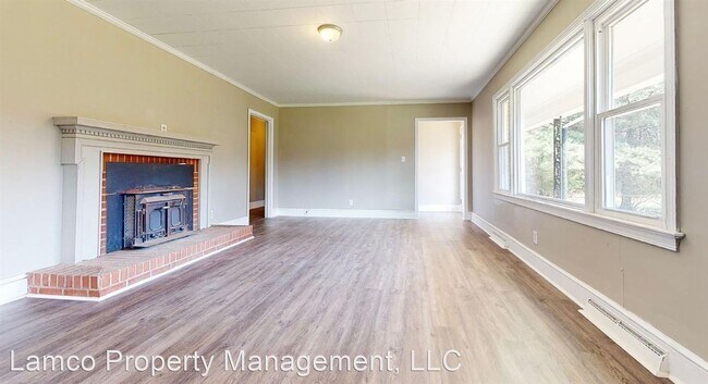 Building Photo - 3 br, 2 bath House - 1801 15th St.