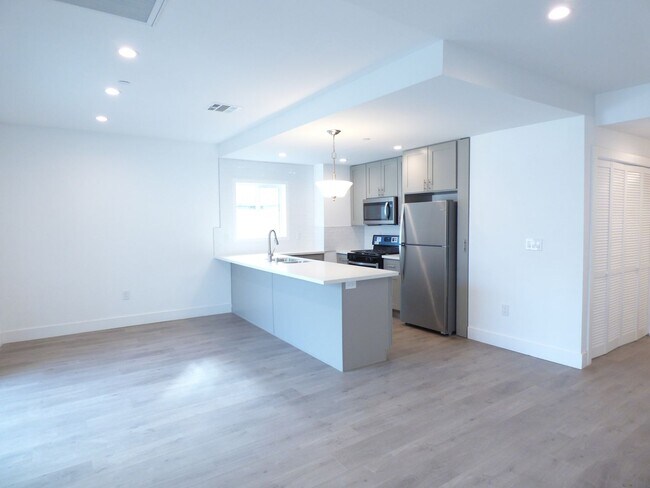 Foto del edificio - 1256 N Hobart Blvd